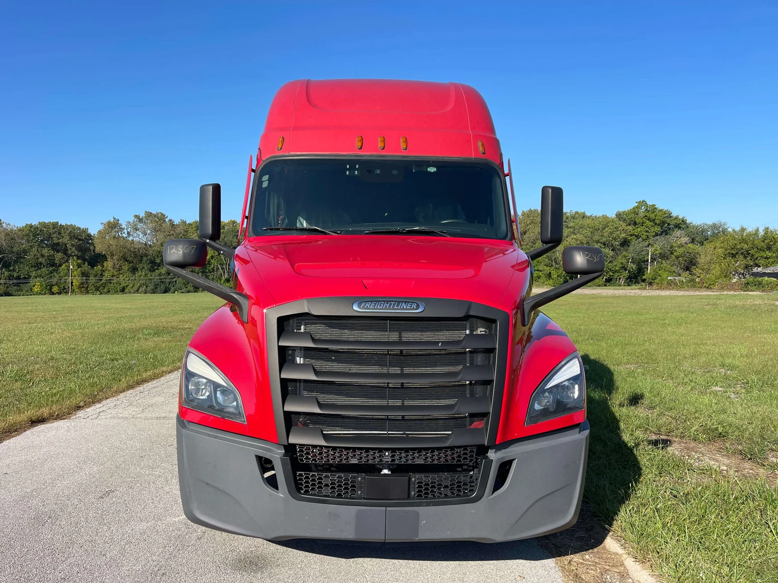 2021 Freightliner Cascadia 126